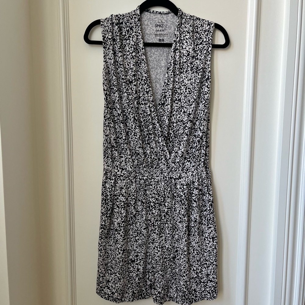 Uniqlo x SPRZ NY MoMA Francois Morellet Limited Edition Romper Size Medium